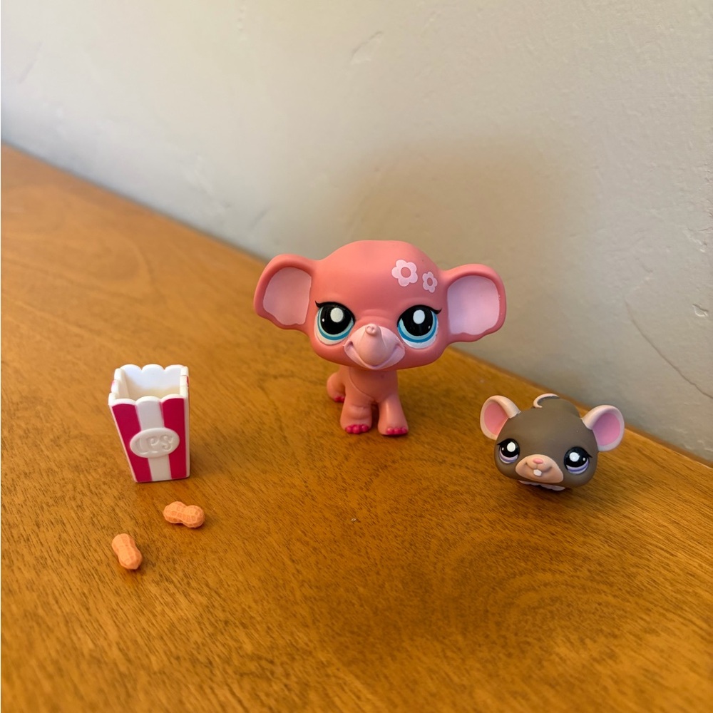 Littlest Pet Shop Elephant #1809 and Mouse #1808